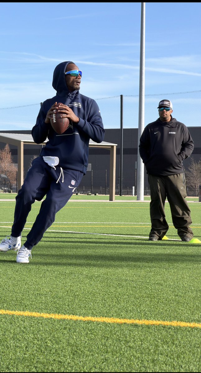 QuarterbackUniv's tweet photo. #QBU’n 

We are traveling this week to Chicago, IL 5/22-5/23. We are doing 2 sessions Friday and Saturday . We are only taking 10 kids per cohort. Email info@qbuofficial.com for inquiries. FULL DETAILS coming. 

#WeTravelWeTrainWeDevelop https://t.co/DkZ3AEIJ6Q