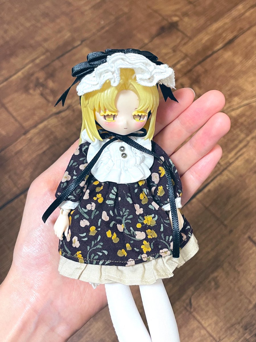 み*。様 【tutumi】オリジナルドール 【ぺたろり】ドール本体+ヘッドドレス 淑やかな愛らしさに身を包む「バイオレットベロアドレス・ミニ」のご 人形