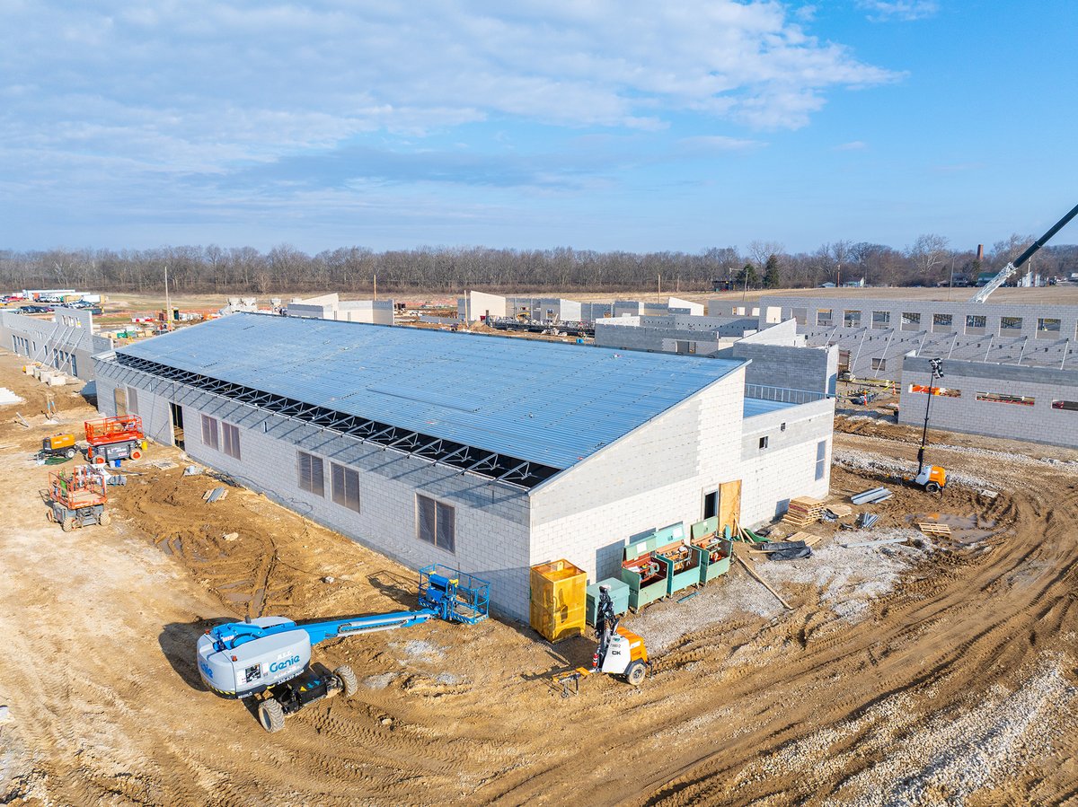 OHFacilities's tweet photo. Courtesy of CK Construction, here are drone photos taken at the site of the new housing unit being built at the @DRCOhio's Pickaway Correctional Institution in Orient. We are excited to show the continued progress in the months ahead! https://t.co/uwUaOpXnkB