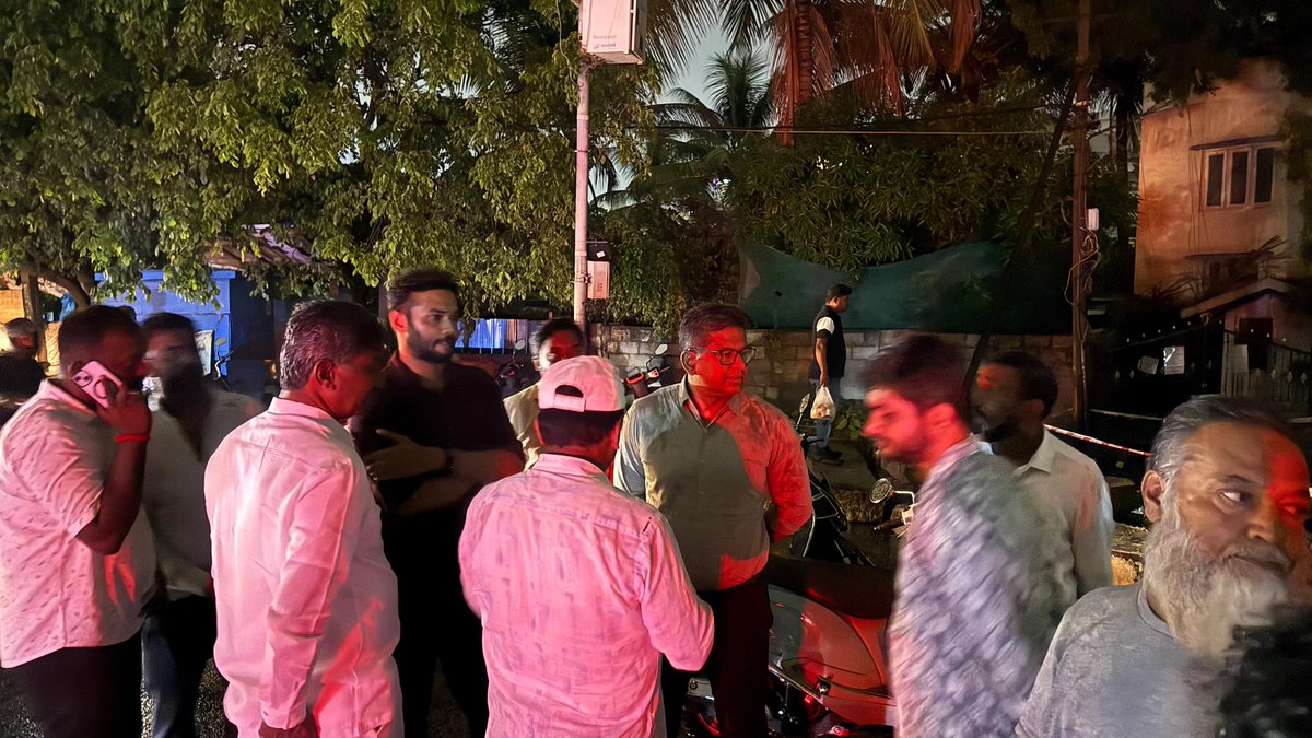KJGeorgeOffice's tweet photo. #SarvagnanagarConstituency:
#FlashUpdate🚨: Acting immediately upon receiving complaints from residents, Hon’ble Minister for Energy and Sarvagnanagar MLA, Shri @thekjgeorge Ji, directed officials to conduct an on-site inspection near Telecom Layout, Hennur Block, along with GBA officials, block president, area representatives.
The team reviewed the storm water drain waterlogging issues and inspected the ongoing construction of new drainage systems to ensure swift action and long-term solutions for the area.
This prompt response highlights the commitment towards addressing public grievances efficiently and strengthening civic infrastructure for the benefit of residents.
#WeWorkForYou #GreaterSarvagnaNagar #BengaluruRains #KJGeorge360 @KJG_Supporters @INCSarvagna @INCKarnataka @TeamKJGeorge