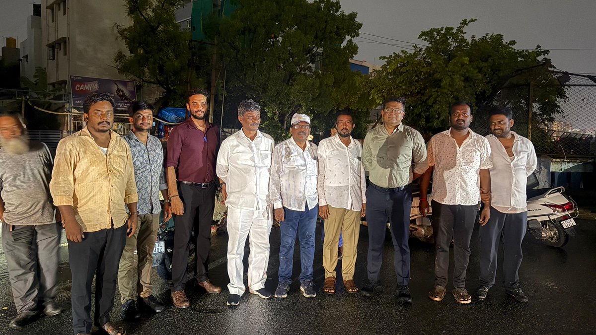 KJGeorgeOffice's tweet photo. #SarvagnanagarConstituency:
#FlashUpdate🚨: Acting immediately upon receiving complaints from residents, Hon’ble Minister for Energy and Sarvagnanagar MLA, Shri @thekjgeorge Ji, directed officials to conduct an on-site inspection near Telecom Layout, Hennur Block, along with GBA officials, block president, area representatives.
The team reviewed the storm water drain waterlogging issues and inspected the ongoing construction of new drainage systems to ensure swift action and long-term solutions for the area.
This prompt response highlights the commitment towards addressing public grievances efficiently and strengthening civic infrastructure for the benefit of residents.
#WeWorkForYou #GreaterSarvagnaNagar #BengaluruRains #KJGeorge360 @KJG_Supporters @INCSarvagna @INCKarnataka @TeamKJGeorge