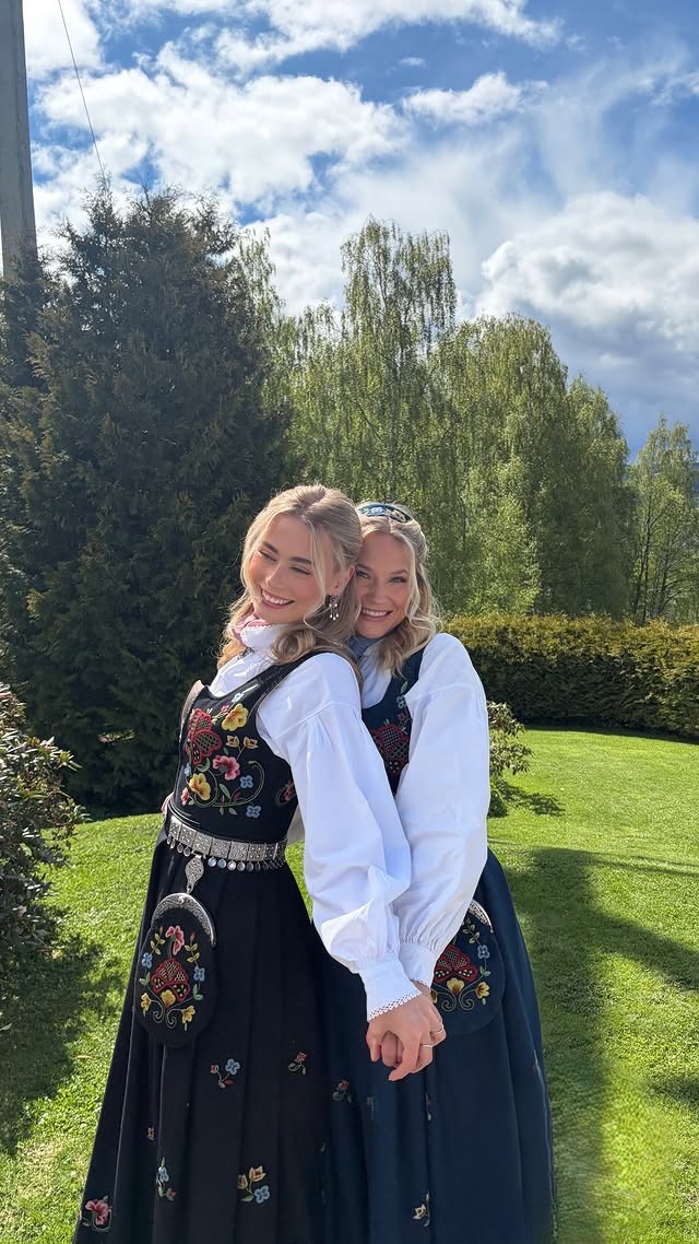 Marie Kalkenberg 🇳🇴👩👧👧🧸🌈👭🩷💜🌺 💛🖤🩶❤️ tweet media