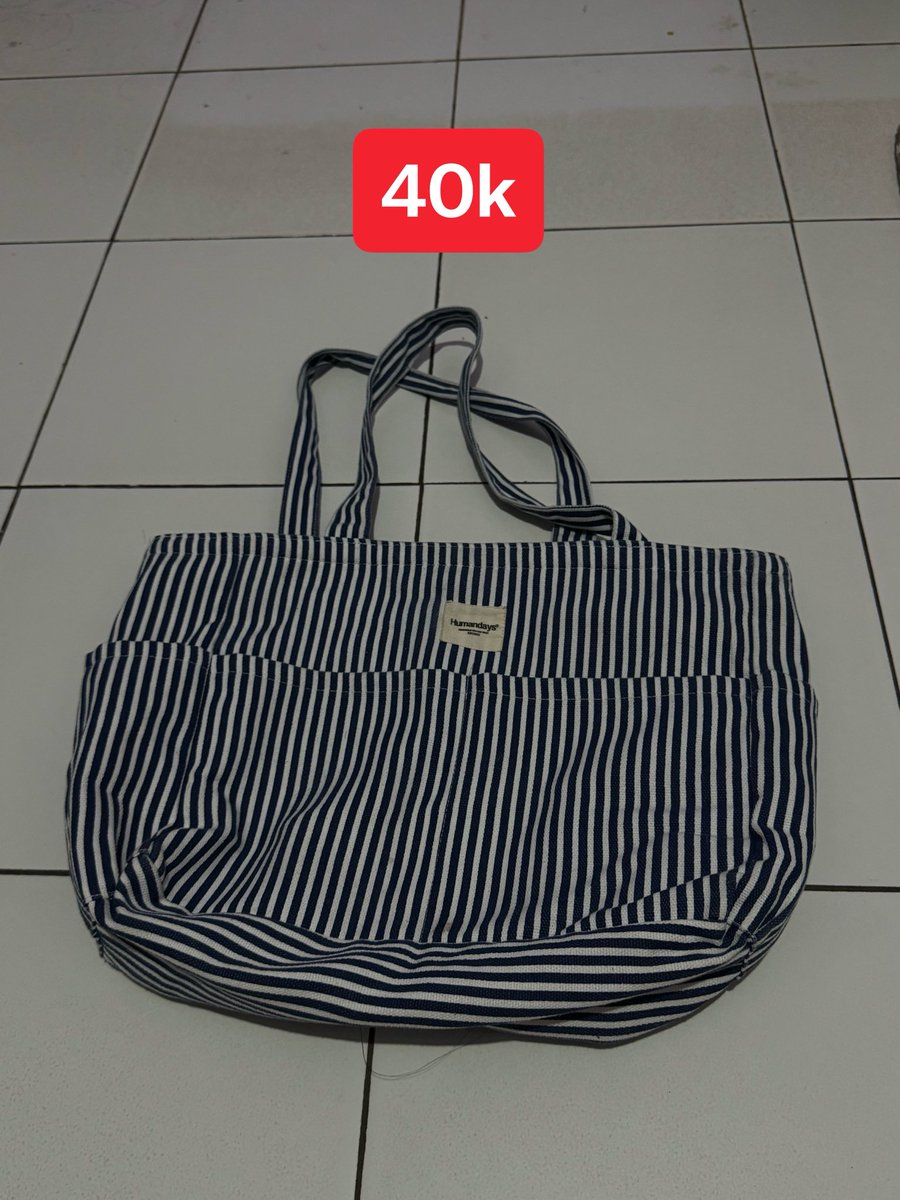 ginaaa_set's tweet photo. want to sell (preloved pribadi) 

📍bisa ambil langsung/COD area unsoed pusat 
💰40k

 good condition, baru dipake 1-2 kali! yang mau liat detail boleh chat ajaa https://t.co/H2KJ5YzFRl