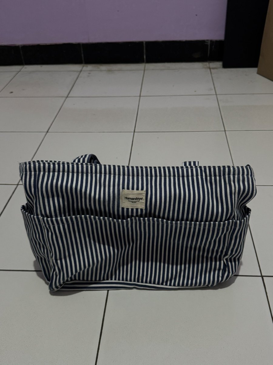 ginaaa_set's tweet photo. want to sell (preloved pribadi) 

📍bisa ambil langsung/COD area unsoed pusat 
💰40k

 good condition, baru dipake 1-2 kali! yang mau liat detail boleh chat ajaa https://t.co/H2KJ5YzFRl