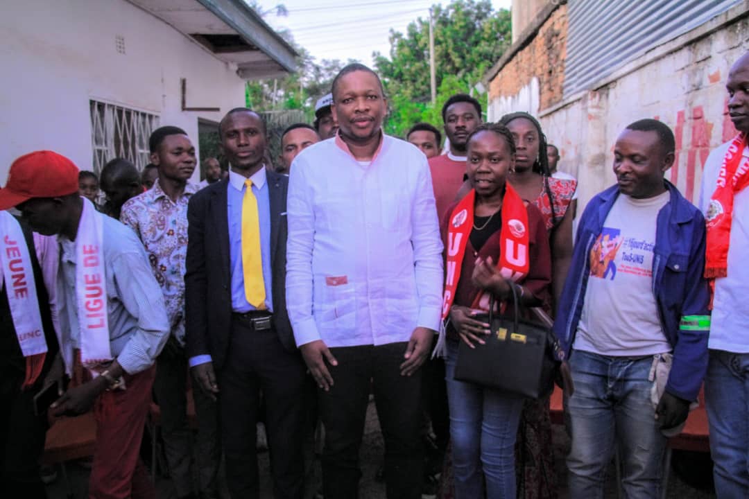 VeronKoya's tweet photo. Actualités FNJ:  En séjour privé à Lubumbashi, le Président de la FNJ @yvesnswal a pris part à la réunion de la jeunesse du Haut-Katanga. Il a insisté sur l’unité au sein du parti et la mobilisation générale pour soutenir la vision du PN @VitalKamerhe1 https://t.co/SHaxImqJrE