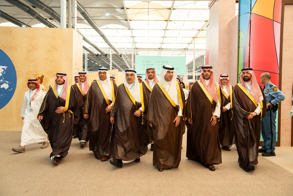 Momah_SA's tweet photo. ضمن أعمال المنتدى الحضري العالمي الثالث عشر، قام أصحاب المعالي والسعادة بجولة في المعرض المصاحب للاطلاع على أبرز المبادرات والمشاريع الحضرية التي تعكس مستقبل المدن الحديثة والإسكان المستدام، وسط مشاركة دولية واسعة وتبادل للخبرات والرؤى نحو مدن أكثر ابتكارًا واستدامة.

#المملكة_في_باكو | #SaudiAtBaku