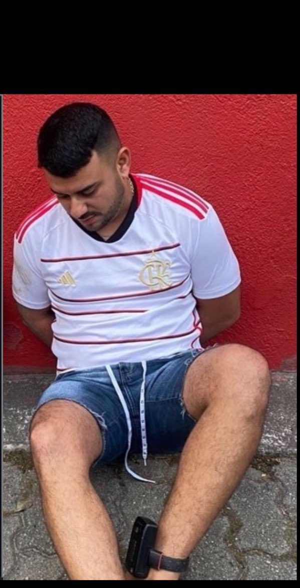 Santos544539988's tweet photo. Miliciano ALAN vulgo (PIRIQUITO OU 55) primeira foto na publicação foi quando ele foi preso pela última vez, a segunda foto é a dele recente após sair da cadeia e virar braço direito do RATO SEM PERNA no ANTARES, 55 já foi frente do magarça pro pipito, agora atua no ANTARES. https://t.co/KhssmxIZHz