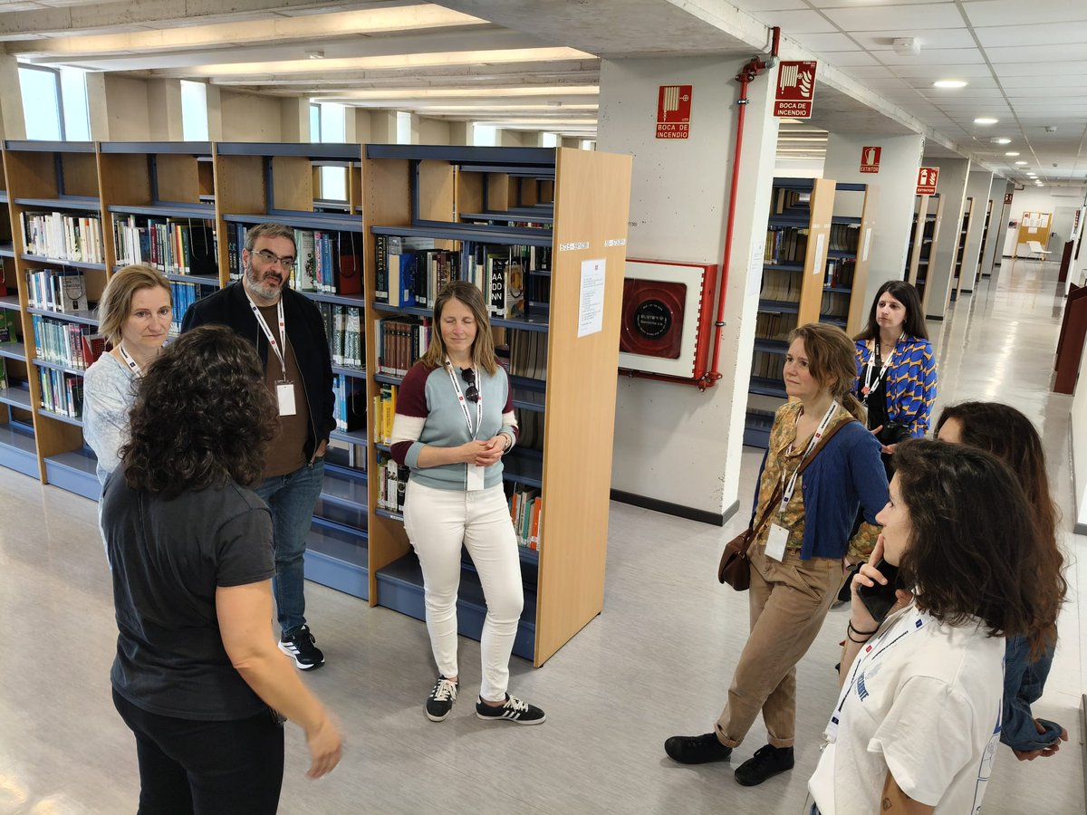 CampusMDelibes's tweet photo. Hoy han estado en la biblioteca los participantes de la 2ª semana #Erasmus de #BiblioBike🚲 organizada por la #BUVa, esta visita forma parte de la presentación de nuestro servicio. ¡Bienvenidos!
https://t.co/2bIQ2u209g https://t.co/3HmdttL1eS