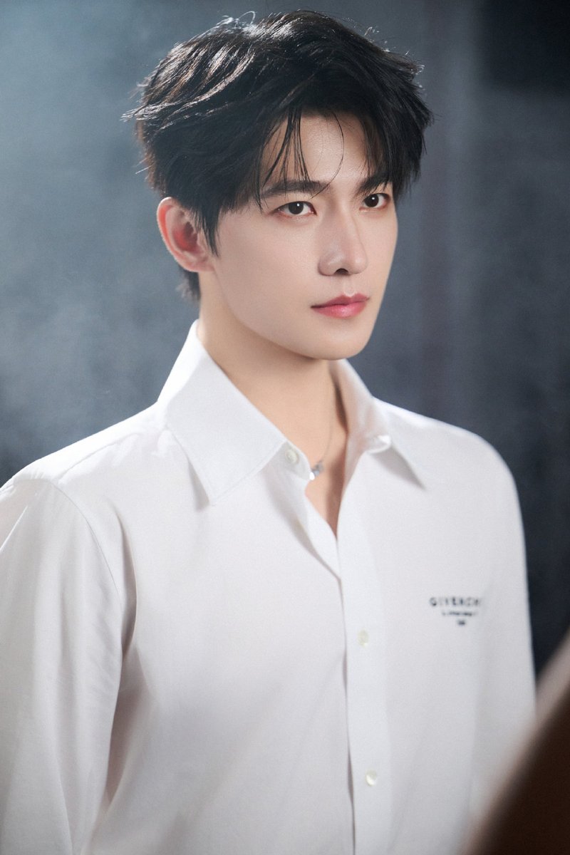 yangyang_tweets's tweet photo. 【260518】#YangYang’s team shared snaps from #ZhanZhaoAdventures drama group promotional event🤍

#杨洋 #YangYang杨洋 #雨霖铃 https://t.co/ZUdywZlvHt