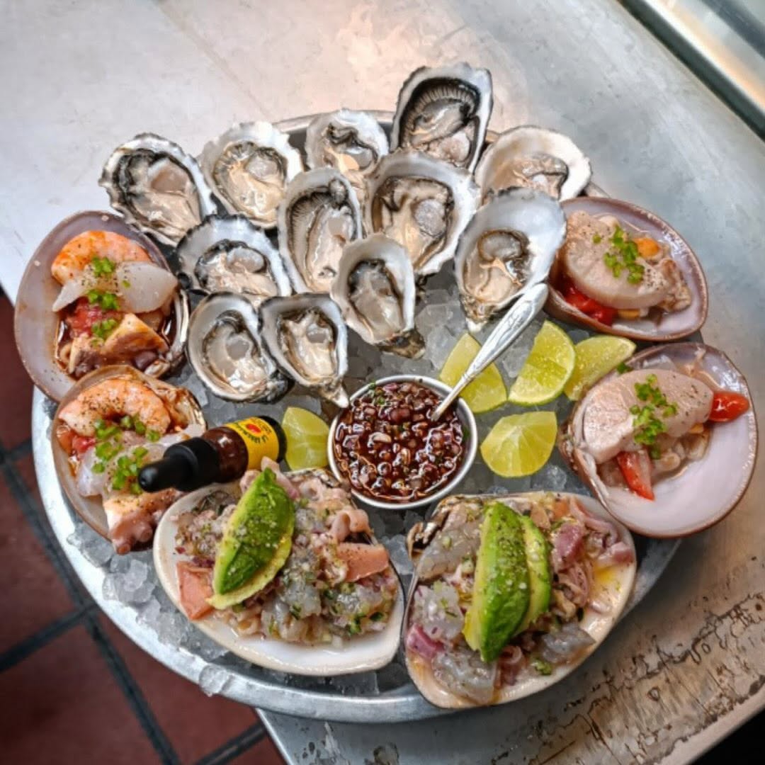 micompachav76q4's tweet photo. Charolita con todos los poderes pa  levantar presión en este Domingo tranquilón  si anda malito o simplemente quiere comer marisquitos aquí estamos listos para servirle usted nada más llegue. 🚀🚀🚀
• https://t.co/8Q9DdDcYTa