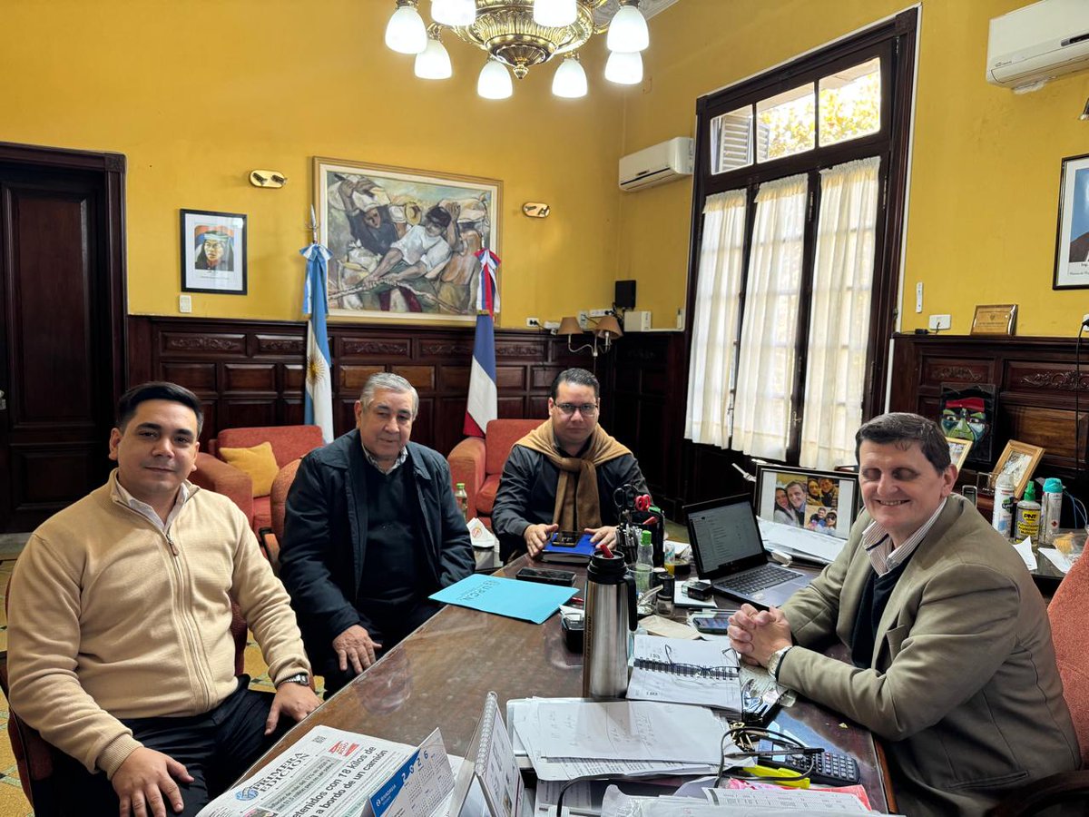 DavidFraga140's tweet photo. Importante reunión referente a temas relacionados con la administración pública central y otros organismos, en el cual se fijó una agenda gremial inherentes a los diferentes sectores. 

Tambien se anunció que convocará a la mesa técnica de SALUD para el transcurso de la semana https://t.co/478jiaxPEI