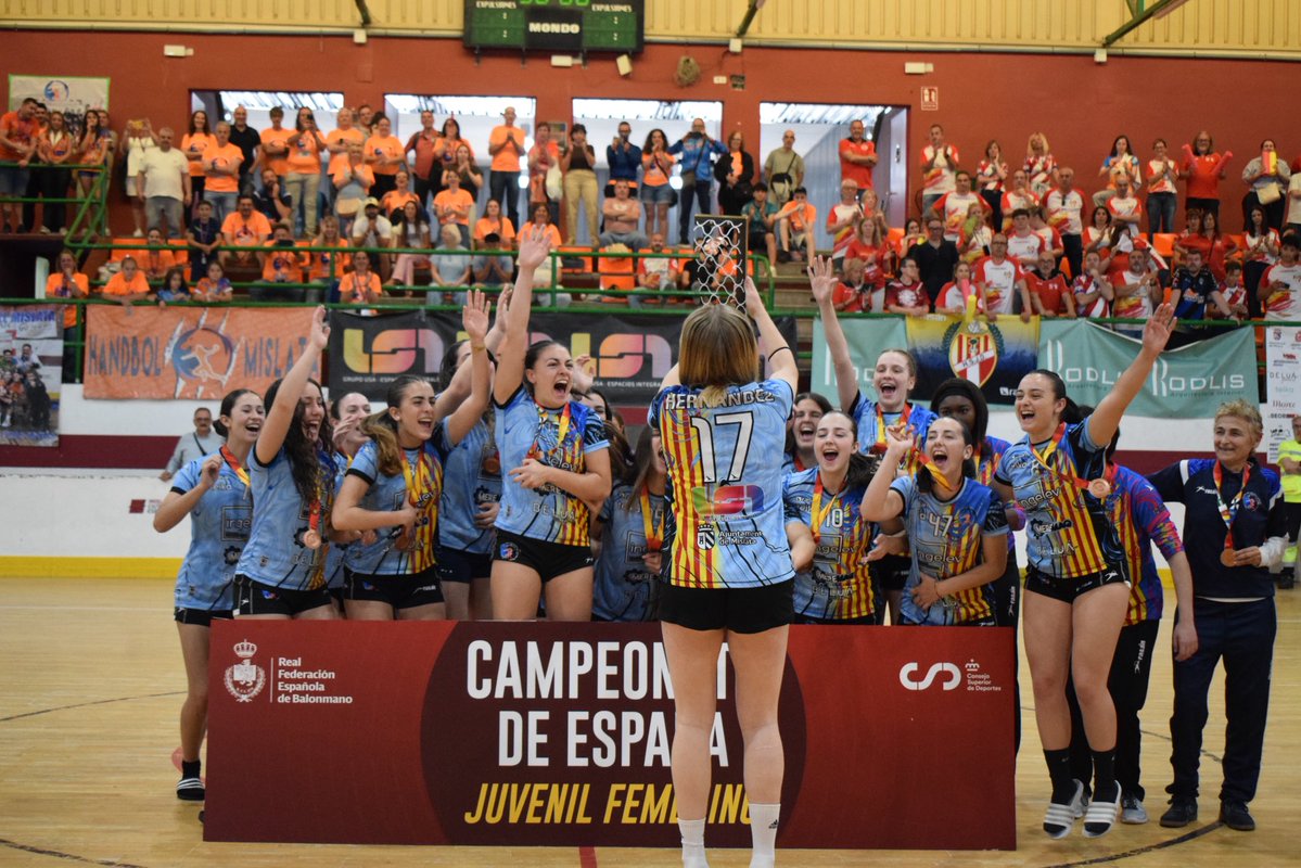 #ComunitatDelHandbol ๐งก๐ tweet media