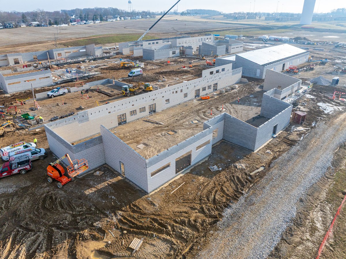 OHFacilities's tweet photo. Courtesy of CK Construction, here are drone photos taken at the site of the new housing unit being built at the @DRCOhio's Pickaway Correctional Institution in Orient. We are excited to show the continued progress in the months ahead! https://t.co/uwUaOpXnkB