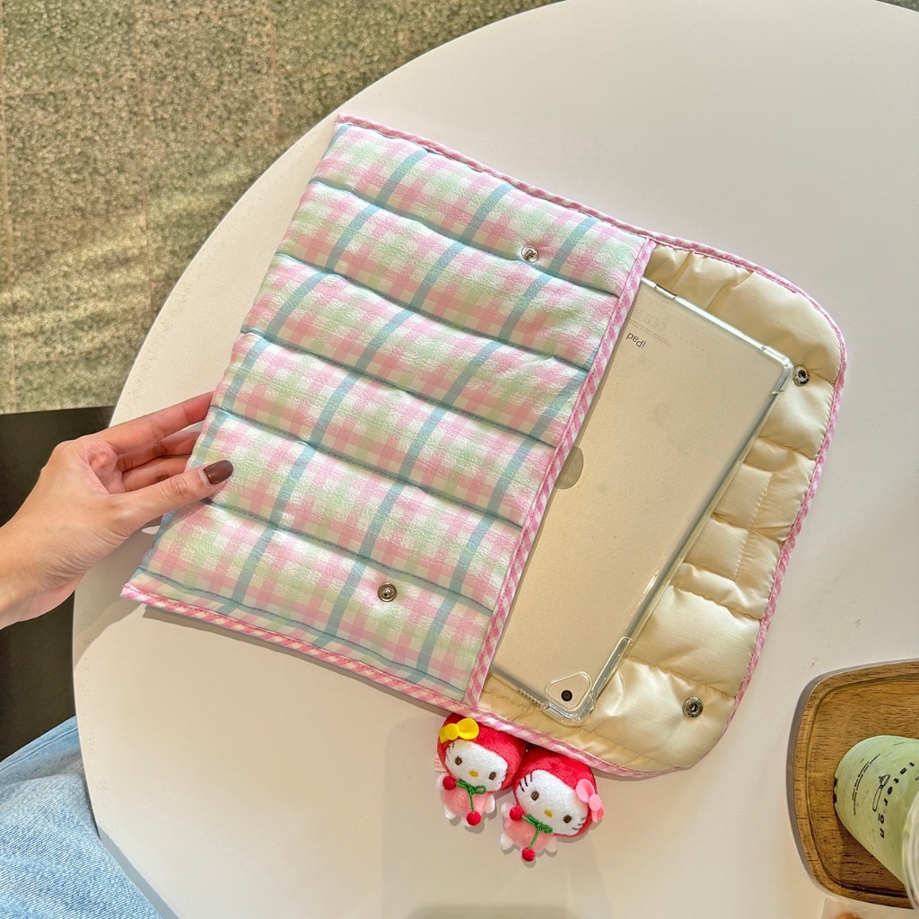PalangPlus's tweet photo. 🍧 today กระเป๋าไอแพดหูหิ้ว ipad pouch