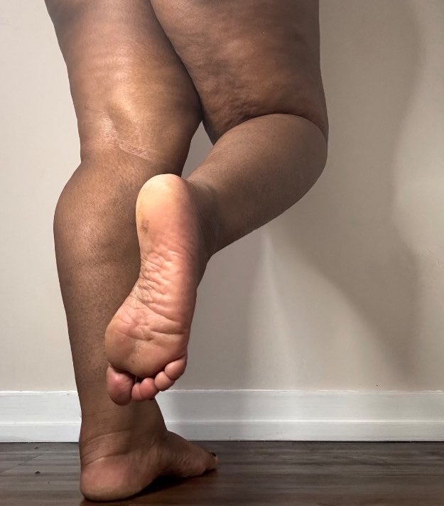 𝙕𝙪𝙧𝙞 ✮˚.⋆Findom tweet media