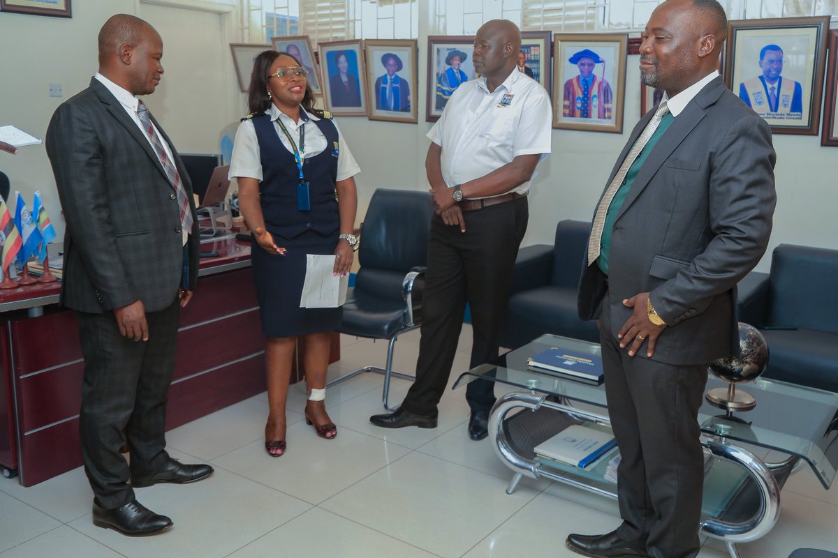 NkumbaUni's tweet photo. Station Head, @URAuganda - Entebbe Visits Nkumba University, Commends the Institution for meeting their tax obligations.

#I_Owe_You https://t.co/36eLxflrOx