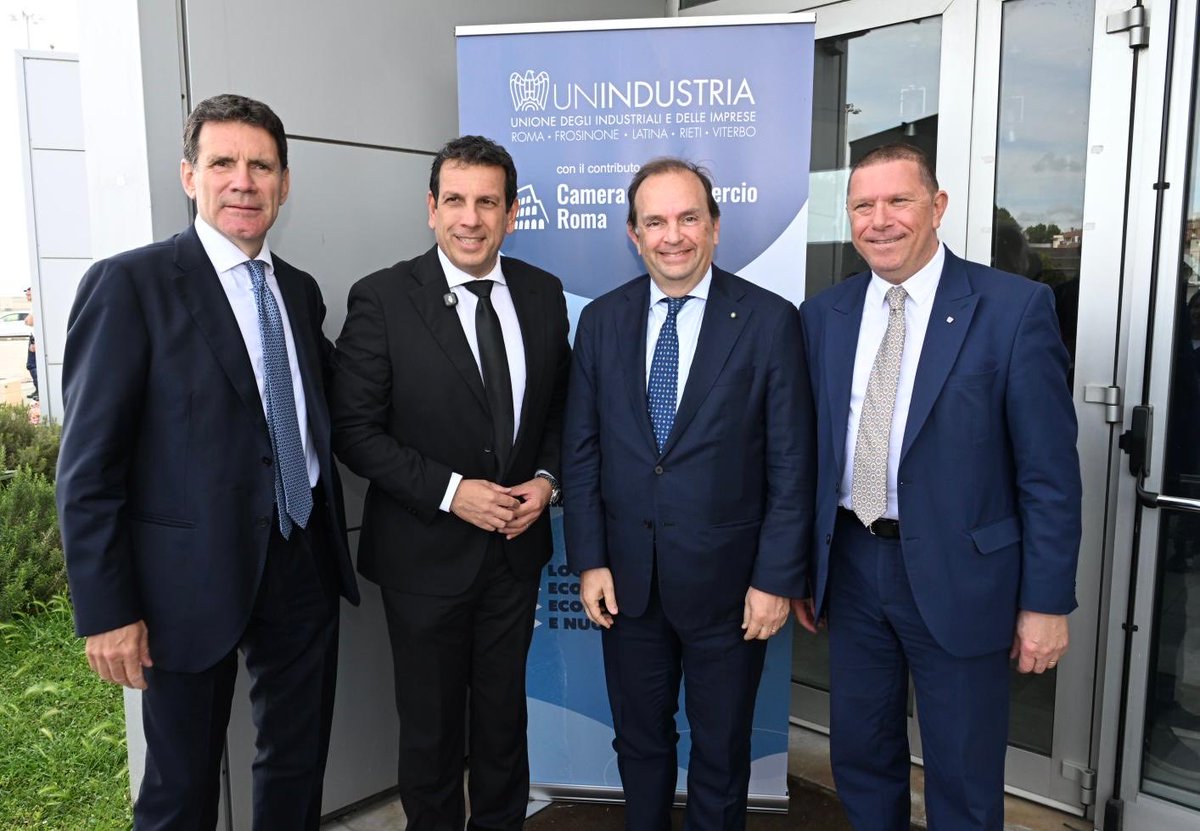 NewsUnindustria's tweet photo. #TransizioneEnergetica, #Civitavecchia modello nazionale. Oggi nella sede di @portidiroma il convegno con istituzioni, imprese ed investitori per accelerare la reindustrializzazione del territorio.

#ComunicatoStampa:
👉 https://t.co/qjSKAoO9m7

#18Maggio #Unindustria https://t.co/XOnyneHFKF