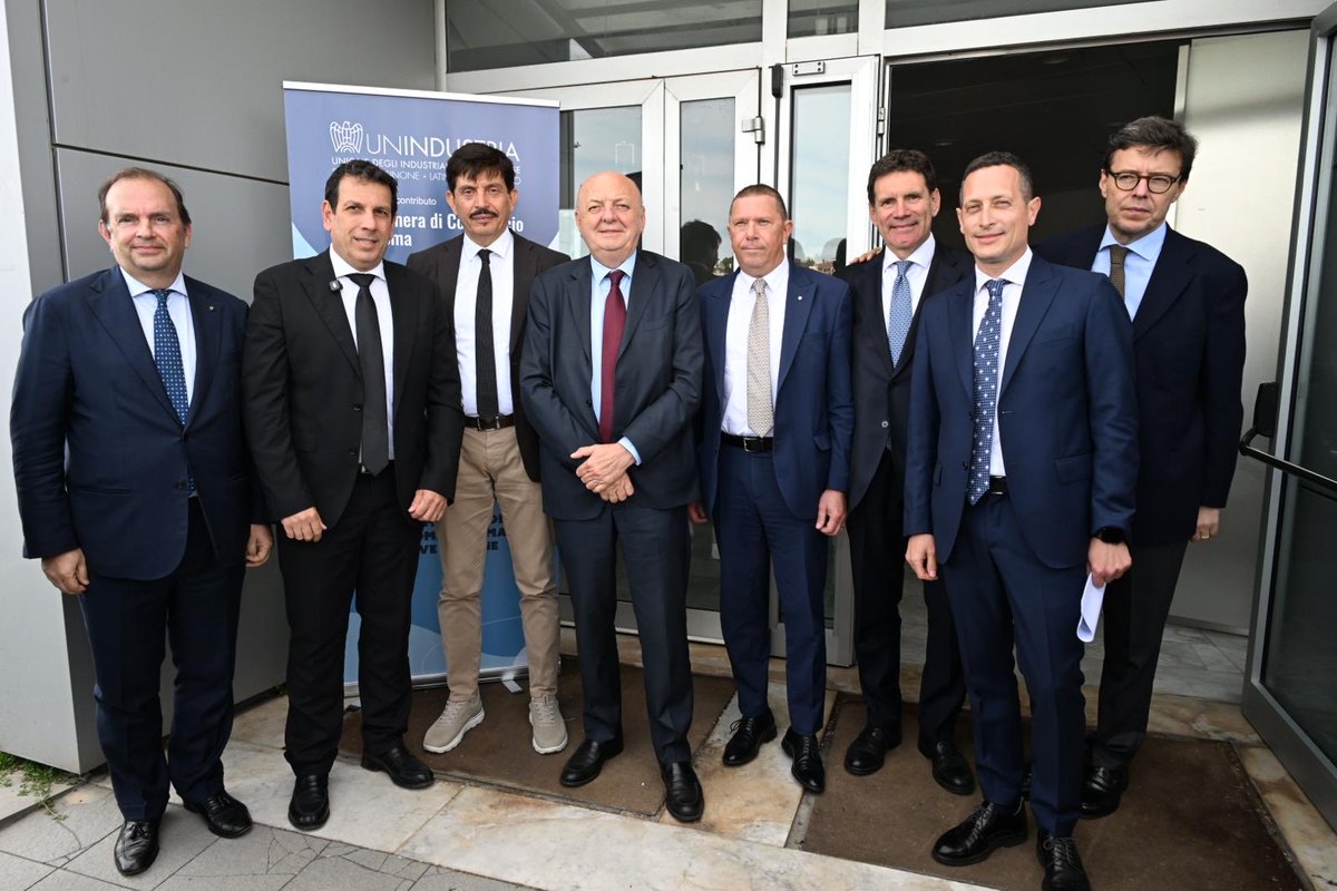 NewsUnindustria's tweet photo. #TransizioneEnergetica, #Civitavecchia modello nazionale. Oggi nella sede di @portidiroma il convegno con istituzioni, imprese ed investitori per accelerare la reindustrializzazione del territorio.

#ComunicatoStampa:
👉 https://t.co/qjSKAoO9m7

#18Maggio #Unindustria https://t.co/XOnyneHFKF