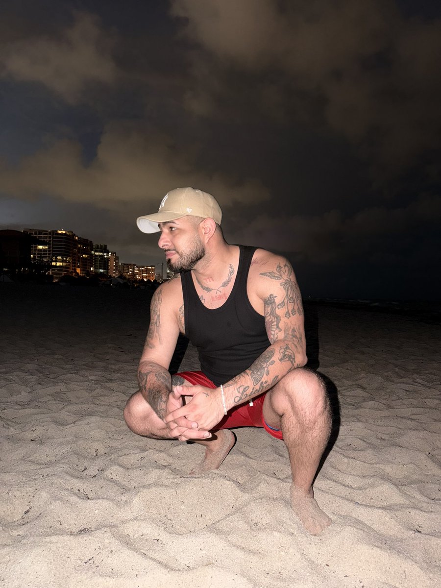Luisitotatted's tweet photo. Somewhere in the 305 being a menace 🌴🥵😮‍💨🔥 https://t.co/nII9HRvmKv