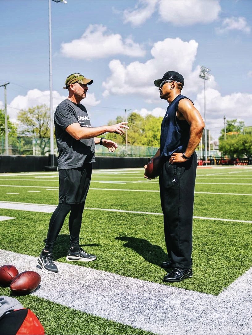 BroadStLunatics's tweet photo. “He’s a super coachable, championship-type of guy, and being able to work with him for a year was awesome… He’s a champion in every aspect of the word. He’s hard working, smart, and he’s a great competitor.”

-Eagles QB coach Scot Loeffler on working with Jalen Hurts

#eagles https://t.co/sLZ7eUSFJ3