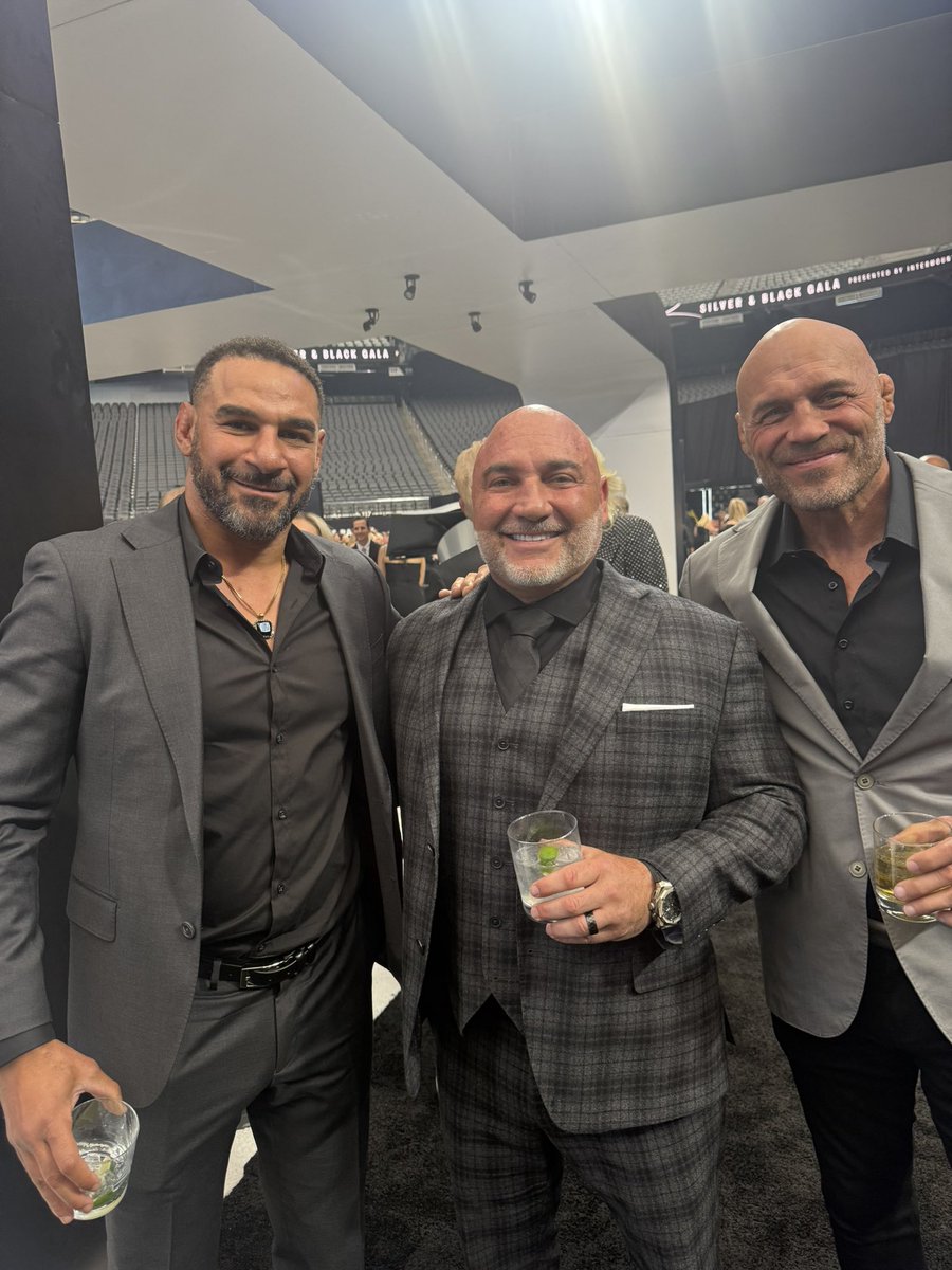 Jayhieron's tweet photo. Big respect to my Brother @jayglazer for the impact he continues to make helping athletes, veterans, and people struggling with mental health. Well deserved recognition. 💯 https://t.co/TMZ4KEurJM