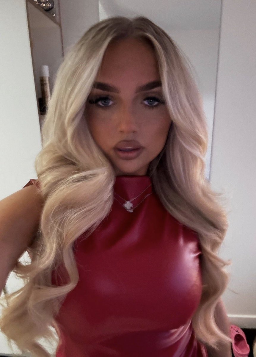 ChavWorldZ's tweet photo. Submission: Lucy, 22 from Newcastle. Rate this sexy babe https://t.co/ldQdHkrXdP