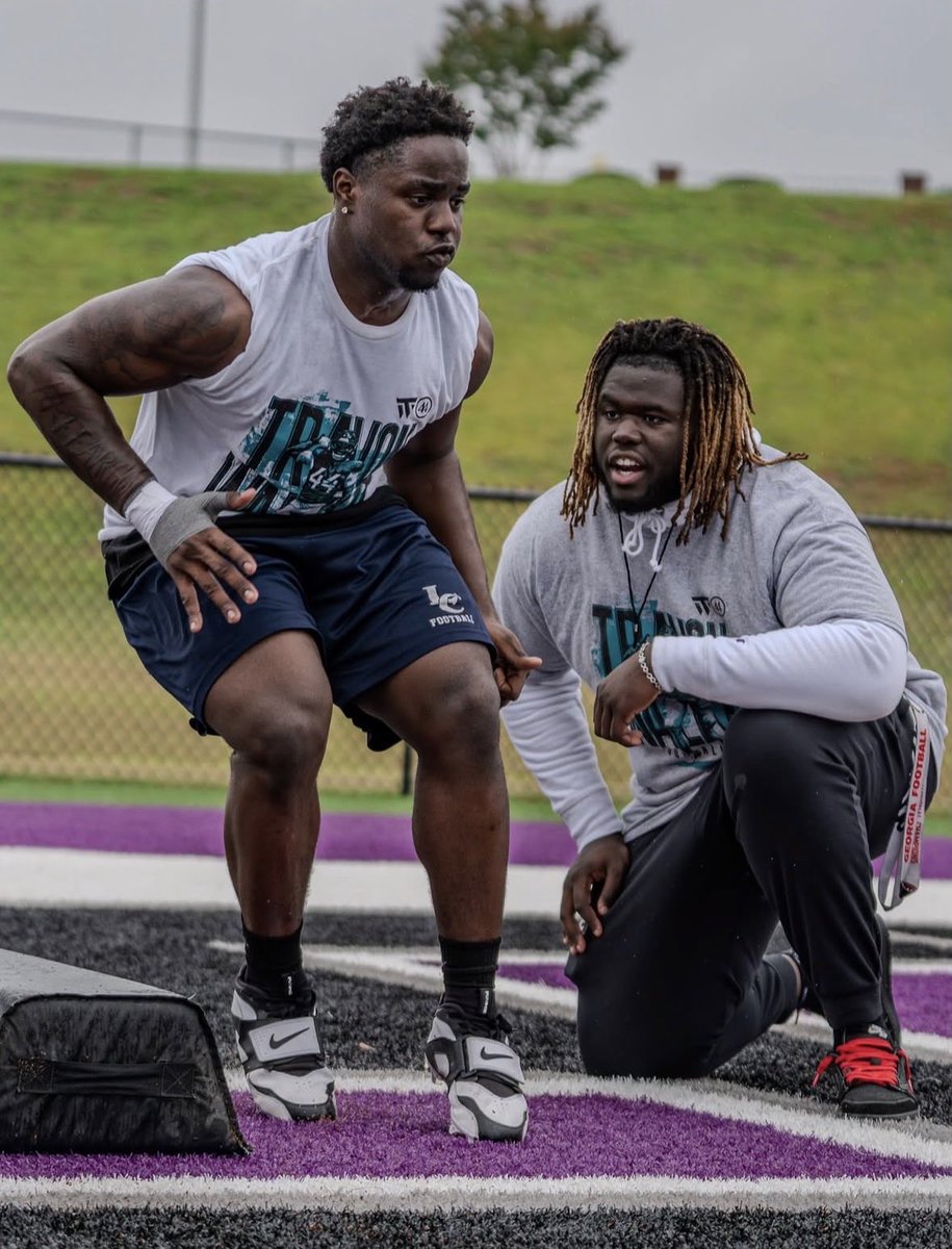 14nextup's tweet photo. Blessed to be apart of the 4th annual Travon Walker camp and winning the MVP AWARD🏆@RecruitGeorgia @44Ytw @Coach_Walker55 https://t.co/Y8zuk4S4tT