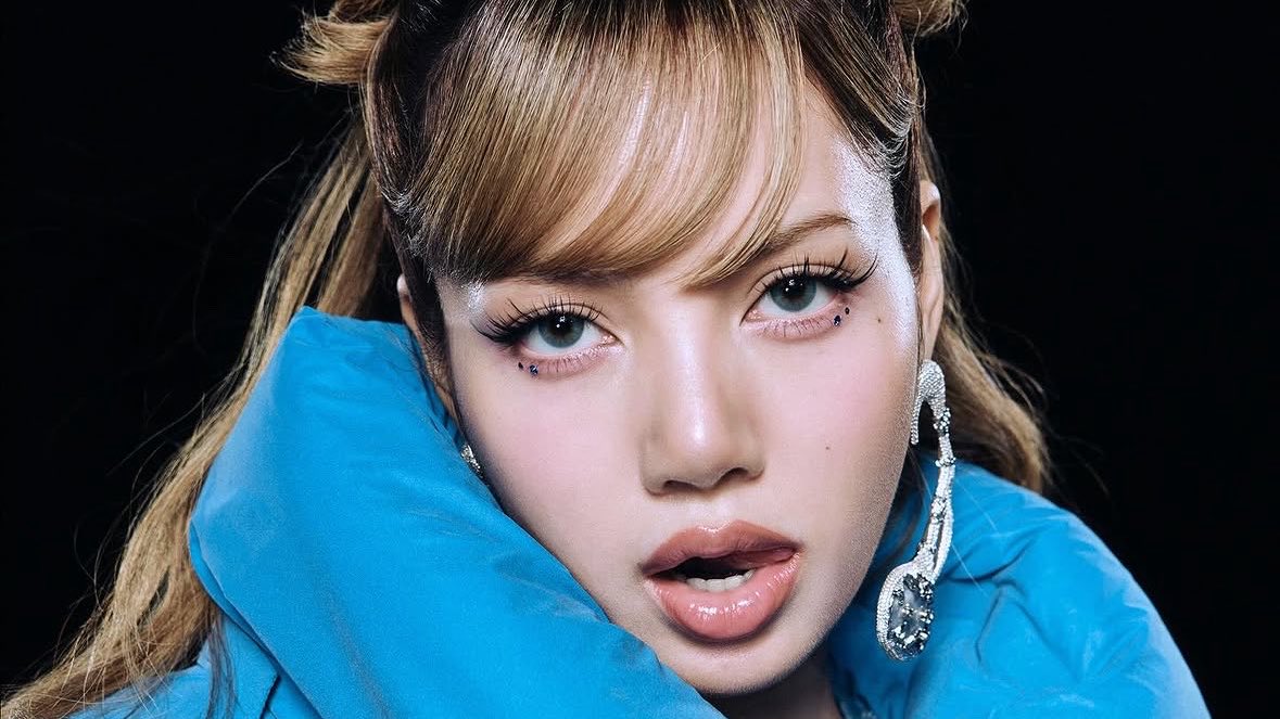 thvscharts's tweet photo. V (4) is now the K-pop Solo Artist with the most Solo songs surpassing 500 million streams on Spotify breaking the tie with JENNIE and LISA (3) https://t.co/rE16DThsG3