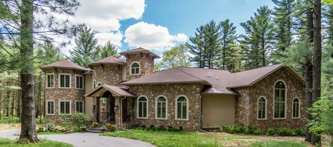 itscabintime's tweet photo. ✨ Deer Run Estate, Wisconsin Dells ✨ 5BR/5BA sleeps 17, chef's kitchen, bar, game room &amp; veranda w/ fireplace. Stay 3 nights, get 4th free. Book direct: https://t.co/lXercSVi34 #DeerRunEstate #WisconsinDells #LogGables #itscabintime #bookdirect https://t.co/juyOvFFo6m