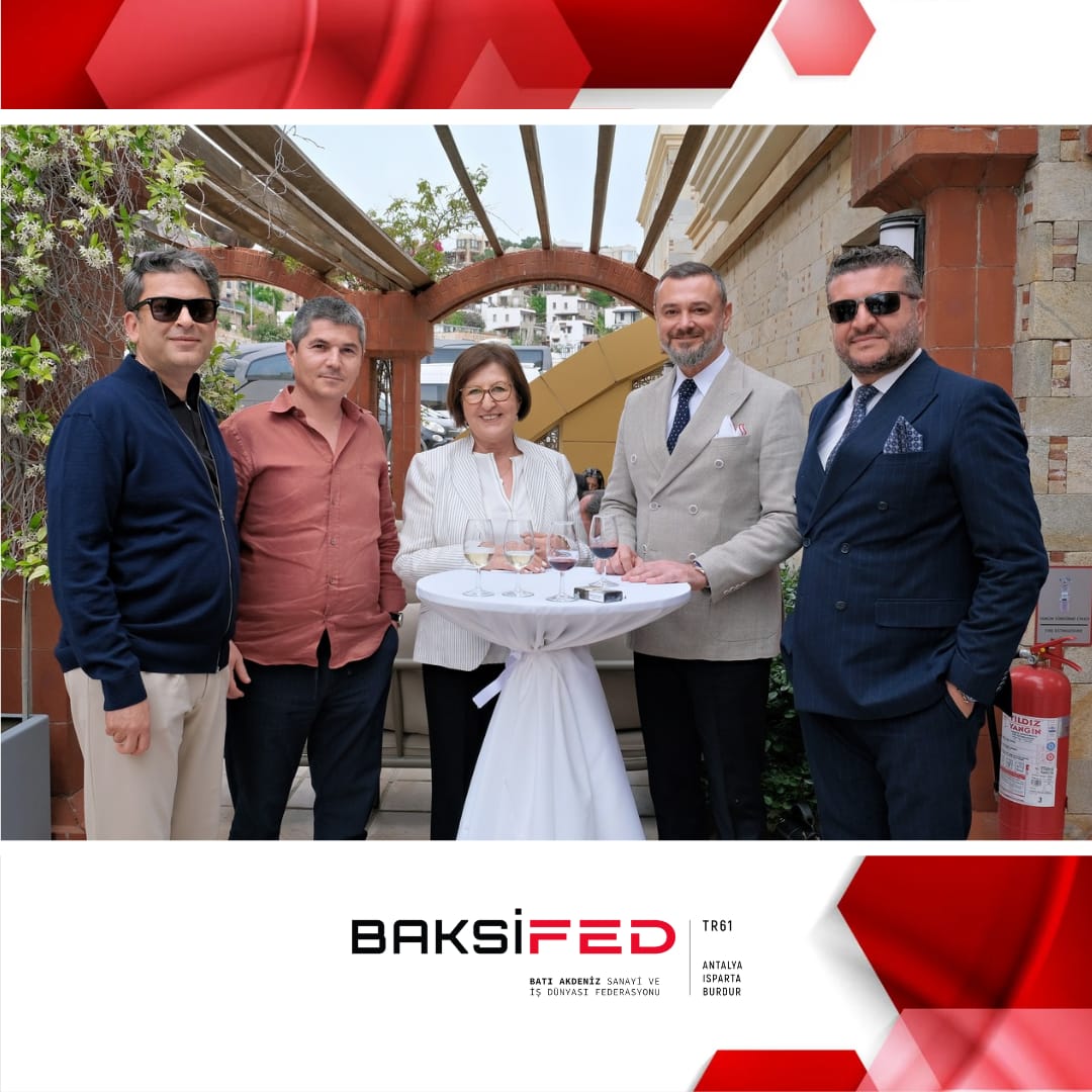 Baksifed's tweet photo. BAKSİFED Başkanımız Mustafa Cengiz, Yönetim Kurulu Üyemiz Türker Aydın, üye derneğimiz ANTGİAD Yönetim Kurulu Başkanımız Ercan Yavaş ve üye derneğimiz KEMİAD Yönetim Kurulu Başkanımız Özkan Çakmak, Bodrum Esnaf ve İş İnsanları Derneği (BESİAD) + https://t.co/cFfY6hboQa