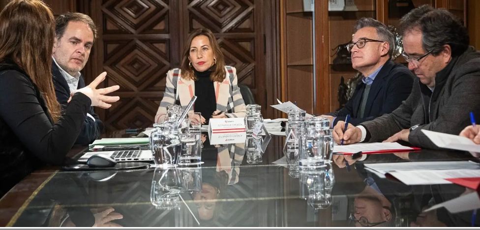alfonherndez's tweet photo. ✍️ Forcén, la eternidad de Mefisto a la derecha del padre / El consejero, responsable del descenso como valedor político ante Azcón de Mas y la propiedad, apunta a un cuarto ejercicio de supervivencia en el club para pilotarlo hacia abismos mayores ➡️⬇️ https://t.co/08dYbz9r9W https://t.co/82J7sxa9ps