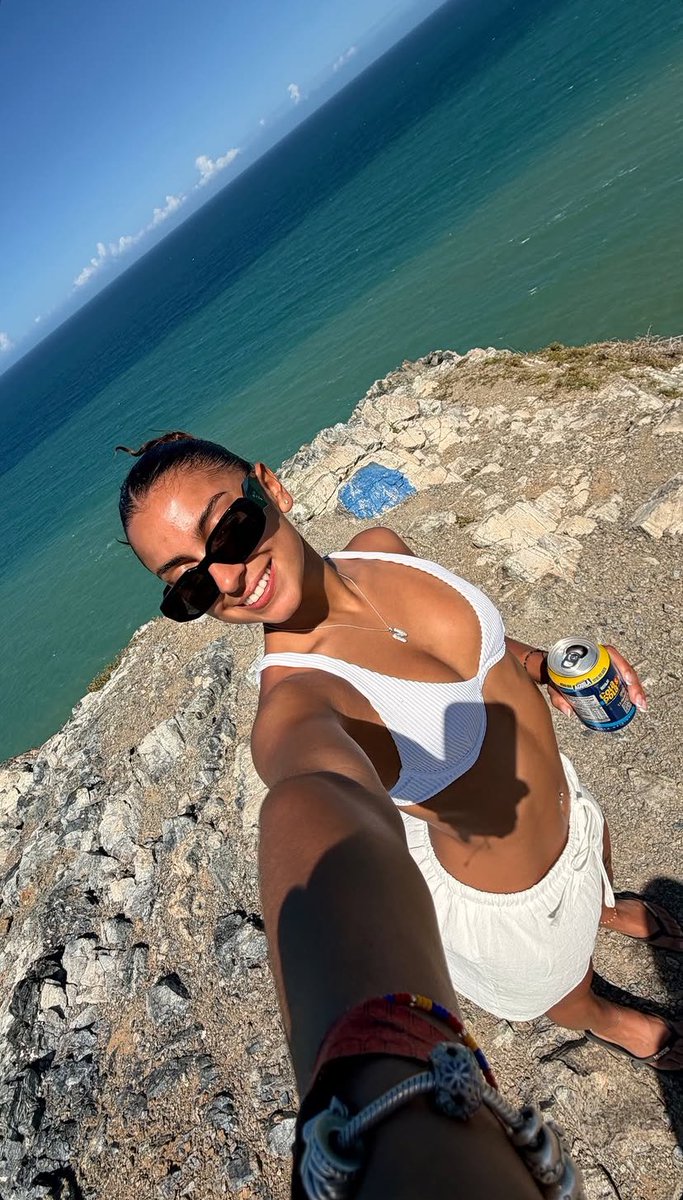 xonathalyyy's tweet photo. i’m the view, the background is just extra ☀️ https://t.co/N7CGf4HFVP