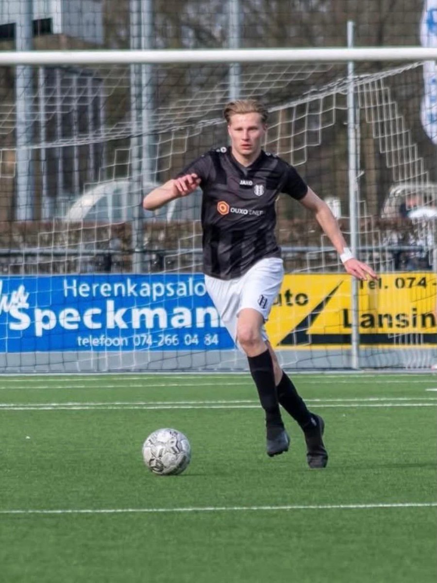 Rigtersbleek's tweet photo. Thomas Kreijns maakt overstap naar v.v. Rigtersbleek. 

Na een paar goede gesprekken en meegetraind te hebben, heeft Thomas vorige week aangegeven graag bij ons te gaan spelen.

Thomas Kreijns : ik ben woonachtig in Hengelo en heb vanaf de mini’s de gehele jeugdopleiding van https://t.co/6Ku2tgUCt7