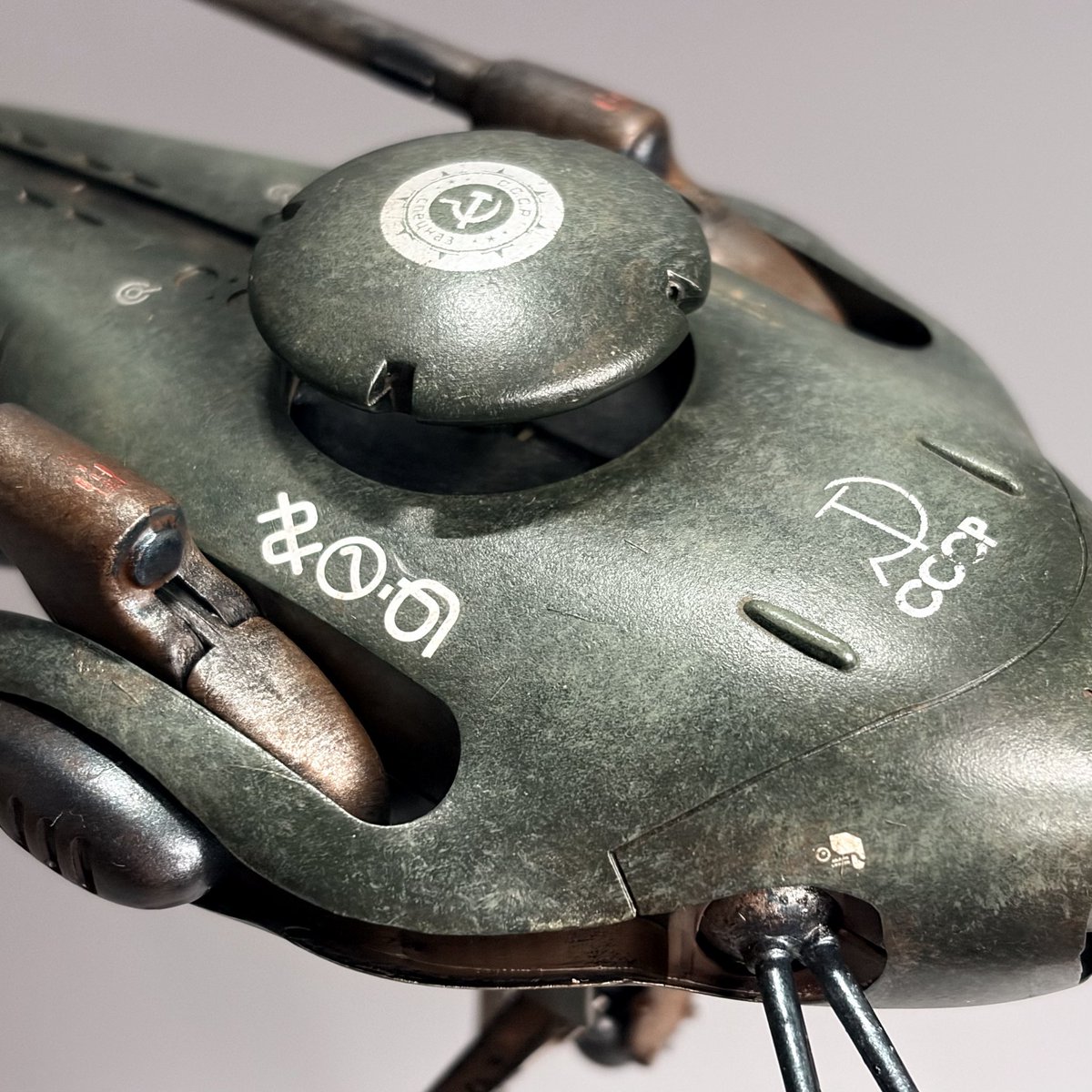 dyues5842's tweet photo. 完成でした。
詳しい設定考証は端折ってサクッと。
1/720 ケル・カリア(バッグアイ)
#イマイ #IMAI
#マクロス https://t.co/vHgxl0ECEC