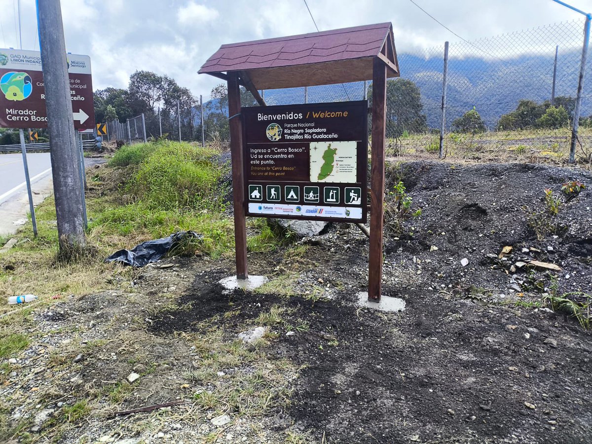 MAE_Zonal6's tweet photo. Colocación de señalética 🍃

Técnicos de la Unidad de Bosques y Vida Silvestre, con el apoyo de la Fundación Rikcharina y #CEPF, colocaron letreros informativos 🪧 del Parque Nacional Río Negro - Sopladora en la vía Gualaceo-Plan de Milagro 🛣️ (Loma de la Virgen y Cerro Bosco). https://t.co/e97G1evJOz