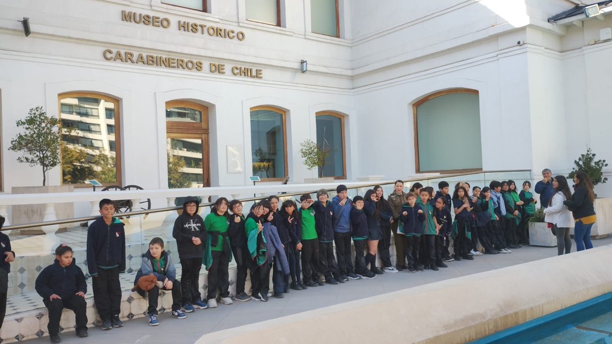 carabprandes's tweet photo. #LaReina: @Carabdechile, a través de @CarabMicc de la 16ª Comisaría La Reina, realizan visita al Museo de Carabineros junto a alumnos de 5° básico del Colegio Palestina.
#LaPrevencionEsNuestraEsencia 🚓🏛️ https://t.co/us6gTTwVQt