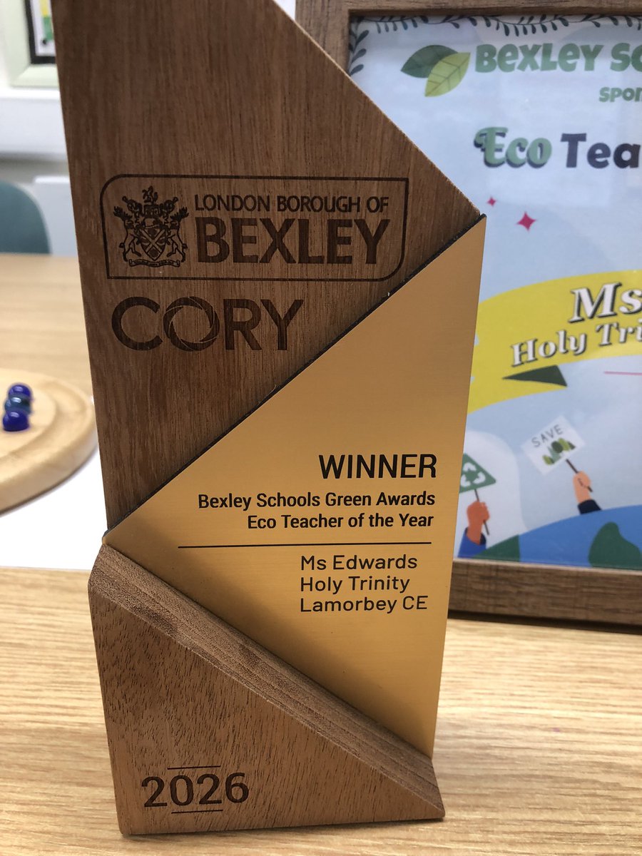 HolyTrinity3613's tweet photo. Well done to all involved and particularly our eco warrior #htl #sidcup #bexley #outdoorlearning https://t.co/uIanhcY5pH