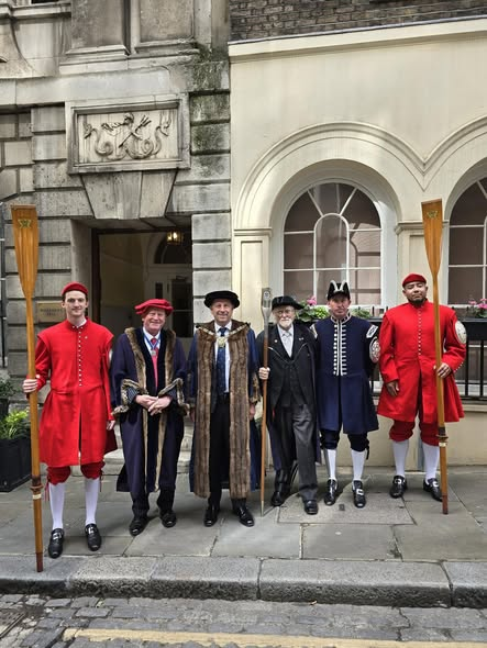WatermensCompan's tweet photo. Last Thursday Master Sean Collins was led by Bargemaster @robbiecoleman1 &amp; Doggett’s winners at Beating the Bounds

This annual Ascension Day celebration held with All Hallows by the Tower is a long-standing tradition marking the historic parish boundaries along the River Thames https://t.co/65hVqKyRYi