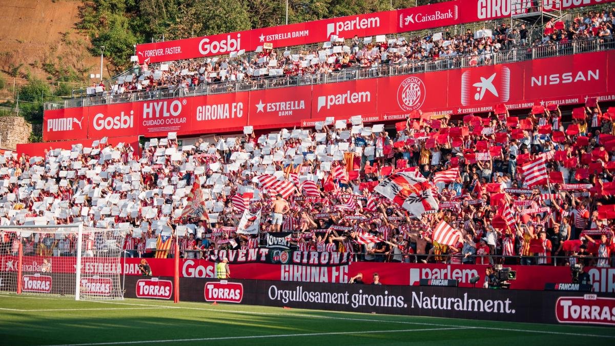 feerran_59's tweet photo. ❗️EXHAURIDES totes les entrades per al #GironaElx de dissabte

👉Només quedaran disponibles els seients que alliberin els abonats.

No jugaran només onze futbolistes. Jugarà TOT MONTILIVI. Jugarà TOT GIRONA❤️🤍

@GironaMedia https://t.co/A10tDy1v5f