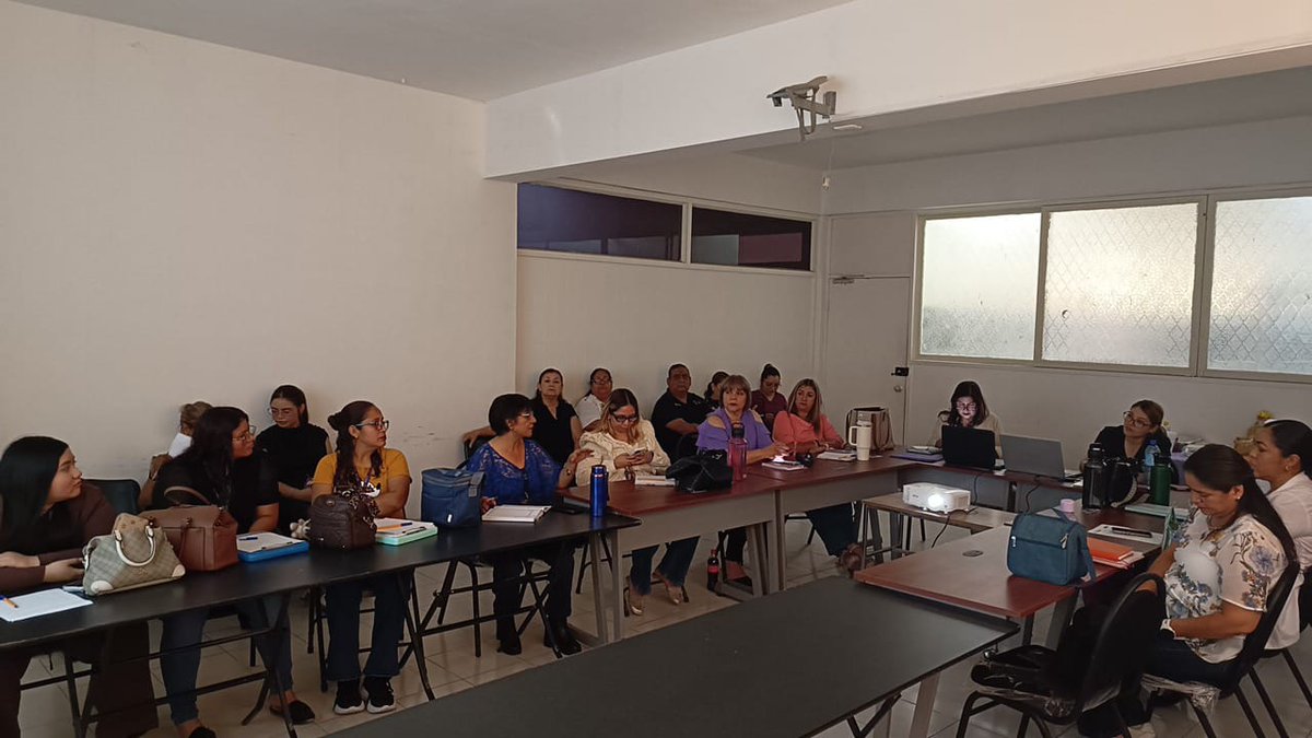 CapaTorreon's tweet photo. Capacitación Mensual Red de Trabajo Social Jurisdicción VI 
☎️Teléfono: 8712 85-17-24
☎️Línea de Vida: 800 911 2000
Línea de Vida Coahuila: 800 822 3737 
capatorreon@gmail.com
 @SSalud_mx  @salud93108 @conasamamx https://t.co/LeW0EIsDZF