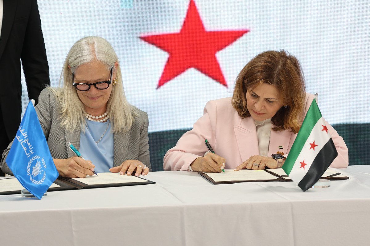 WFP_Syria's tweet photo. Syria's @SyMOSAAL &amp; #WFP launched #T_ANMU, a national social safety net programme supporting vulnerable mothers and young children in the first 1,000 days of life. Supported by 🇨🇭 @SwissDevCoop (#SDC) and 🇫🇷 @francediplo_EN (#FIFSAN), it already reaches nearly 11,000 people. https://t.co/gRpxBbUtIl