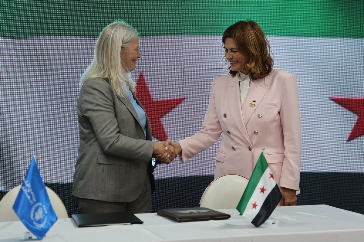 WFP_Syria's tweet photo. Syria's @SyMOSAAL &amp; #WFP launched #T_ANMU, a national social safety net programme supporting vulnerable mothers and young children in the first 1,000 days of life. Supported by 🇨🇭 @SwissDevCoop (#SDC) and 🇫🇷 @francediplo_EN (#FIFSAN), it already reaches nearly 11,000 people. https://t.co/gRpxBbUtIl