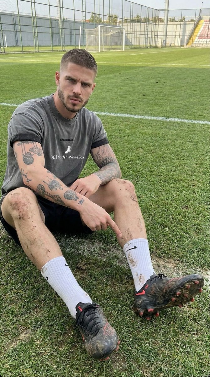 LadsInWhiteSox's tweet photo. You know exactly where you belong....now get on the floor!
#Chav #Scally #Alpha #Tradie #Findom #Sneakers #Trainers #Boots #Nike #Adidas #Vans #Whitesocks #Socks #GaySocks #Gay #GayMan #Man #Men #GayFetish
#SneakerPorn #InstaGay #Dominate #PayPig #Jock #BadBoy #SmellySocks
#Dom https://t.co/vsGq23Q0SM