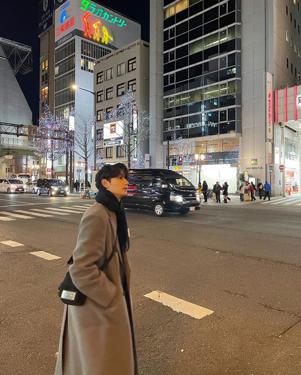 범 tweet media