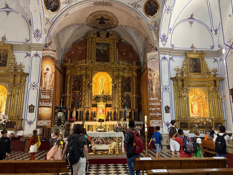 Fund_Mercedaria's tweet photo. El MiM de la Parroquia San Vicente Ferrer de Elche ha realizado una actividad en la ciudad bajo el lema "Somos Iglesia", recorriendo distintos espacios parroquiales, sociales y culturales.
Iniciativas como esta siguen reforzando el trabajo educativo y pastoral con niños y jóvenes https://t.co/UxEodCf4rW