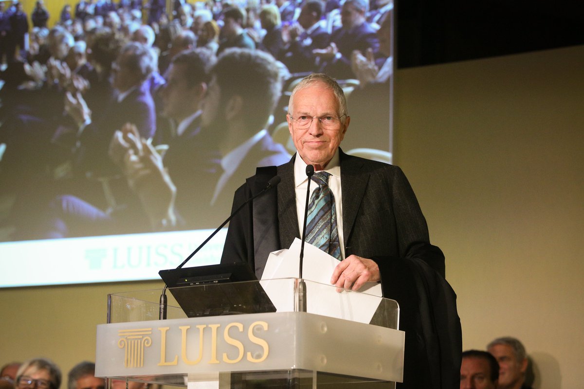 UniLUISS's tweet photo. La comunità Luiss esprime profondo cordoglio per la scomparsa di Edmund Phelps, Premio Nobel per l'Economia e Professore Emerito della Columbia University. Il suo insegnamento continuerà a ispirare le future generazioni di economisti del nostro Ateneo.
https://t.co/hq6BKUxpyO https://t.co/WUwq9W3MKf