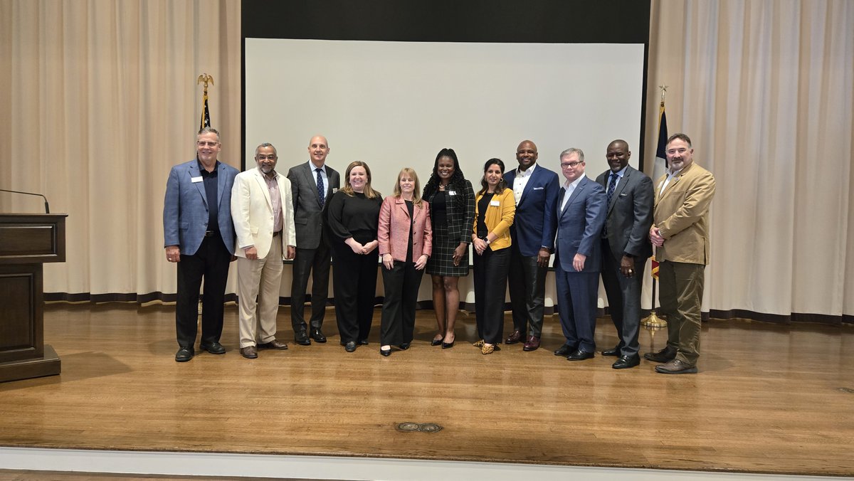 ACECHouston's tweet photo. We always appreciate Dr. Tina Petersen taking time to discuss current projects and plans for the Harris County Flood Control District. She gave a thorough update on its progress and the work ahead and reminded us of the importance of working together. https://t.co/Ix3ieoEf4K