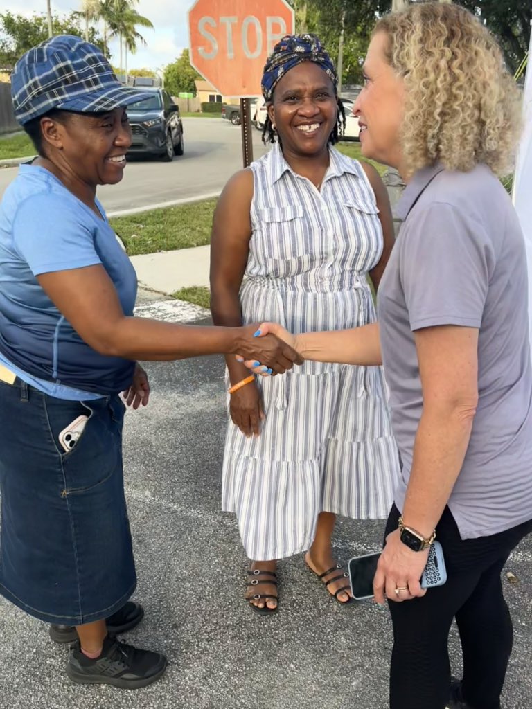 Debbie Wasserman Schultz tweet media