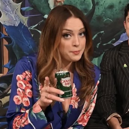 etherealgillz's tweet photo. liz gillies at every given situation: https://t.co/8SgHtfHEUS