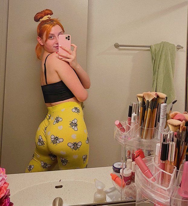 Alexis Grace tweet media
